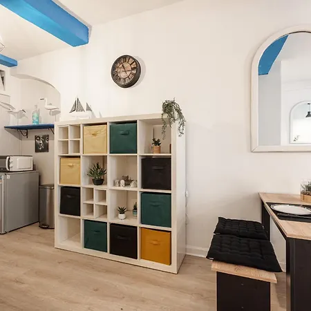 Large 100m From The Nicea