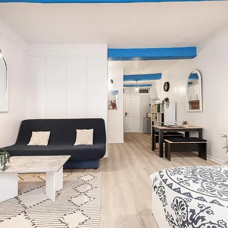 Large 100m From The * Nicea