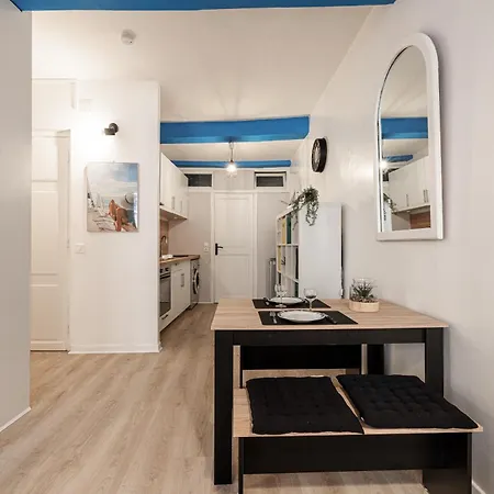 Large 100m From The Nicea